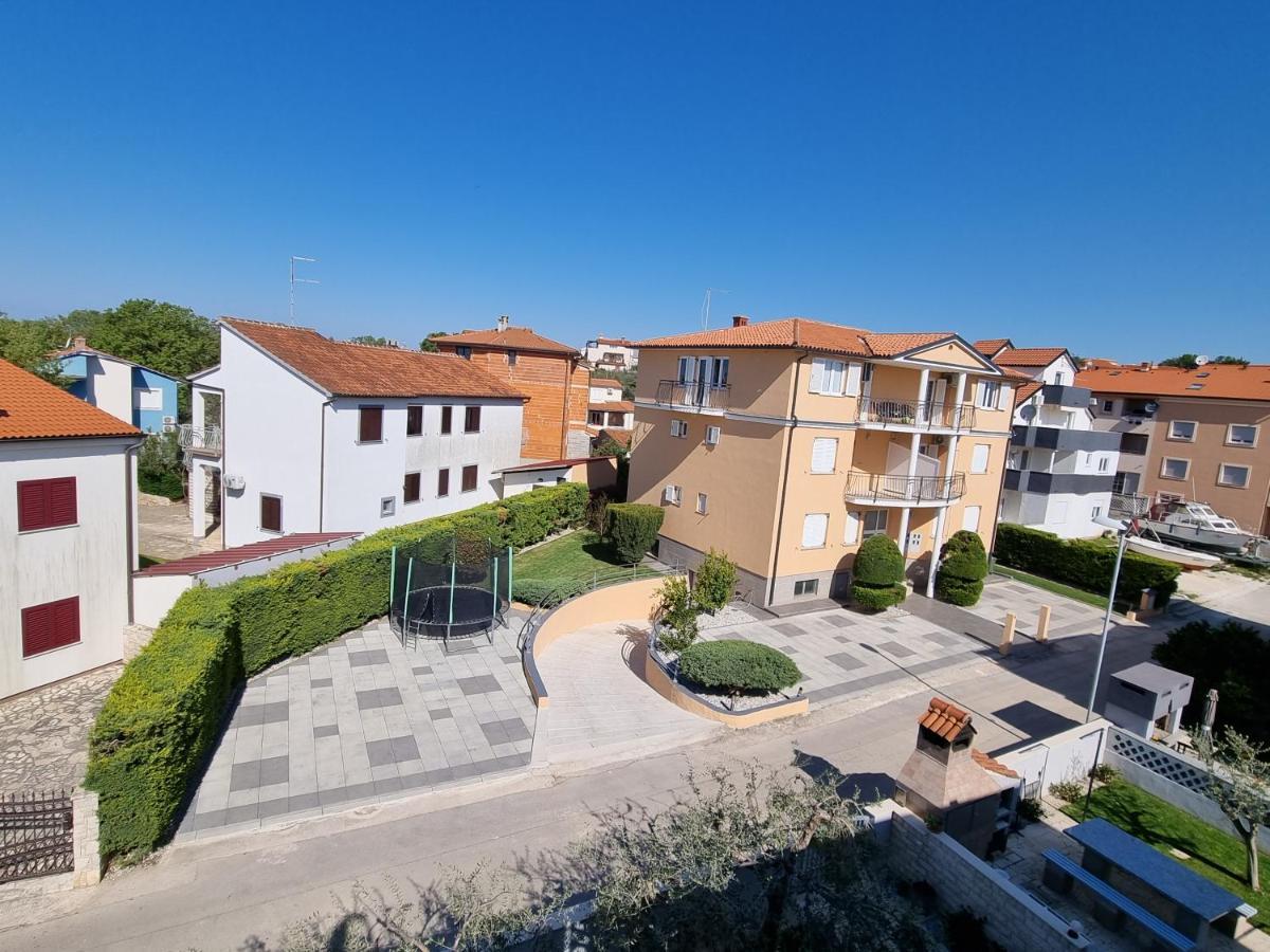 Apartments Medulin - Orijeta Bagian luar foto